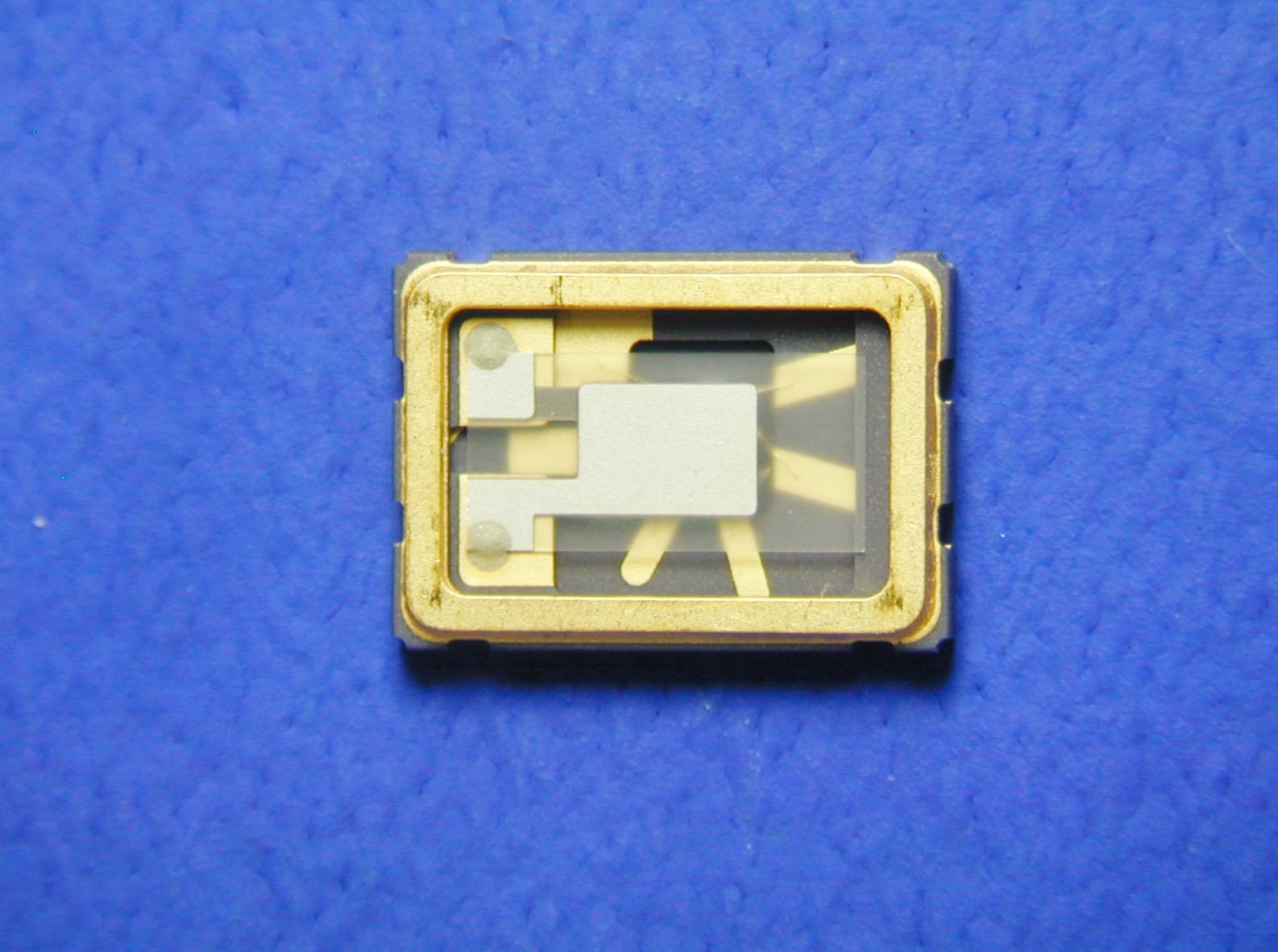 人気ブランドの アズワン AS ONE 単結晶基板 サファイア基板 片面鏡面 方位 R 1-102 10×10×0.5mm 1枚 SAP-R